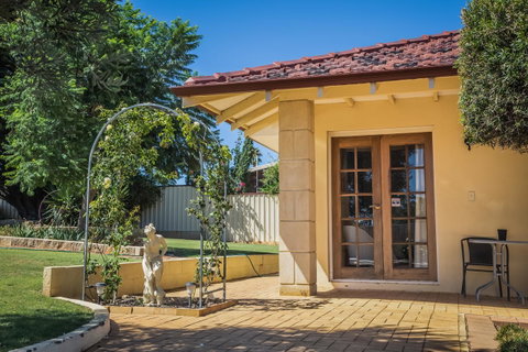 Armadale Cottage Bed & Breakfast - South Australia Travel 36