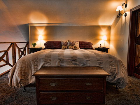 Oak Tree Barn Bridgetown - South Australia Travel 11