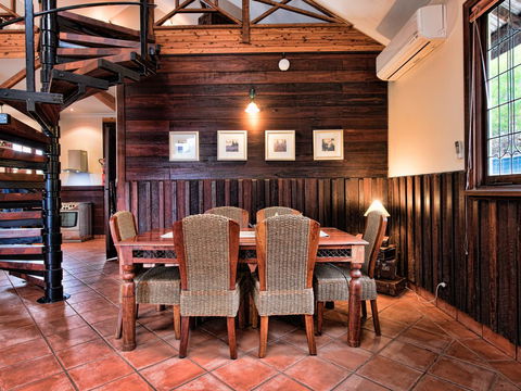 Oak Tree Barn Bridgetown - South Australia Travel 4