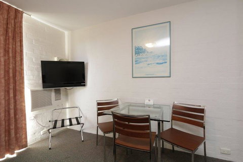 Atrium Hotel Mandurah - South Australia Travel 2