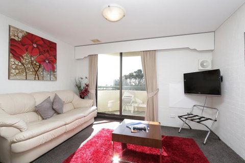 Atrium Hotel Mandurah - South Australia Travel 42