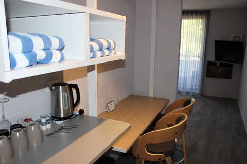 Atrium Hotel Mandurah - South Australia Travel 11