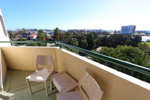 Atrium Hotel Mandurah - South Australia Travel 19