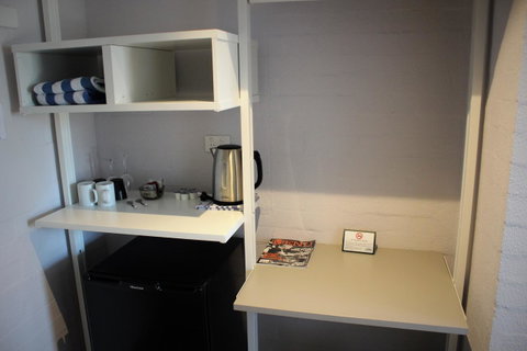 Atrium Hotel Mandurah - South Australia Travel 9