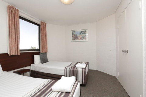 Atrium Hotel Mandurah - South Australia Travel 5