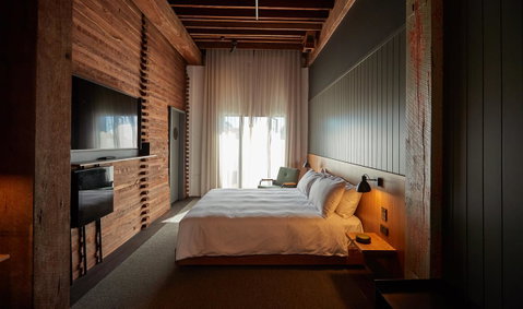The Premier Mill Hotel - South Australia Travel 1