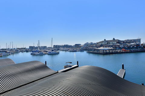 Dolphin Quay Apartments - South Australia Travel 6