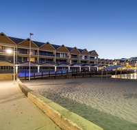 Dolphin Quay Apartments - South Australia Travel
