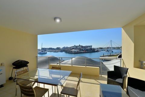 Dolphin Quay Apartments - South Australia Travel 8