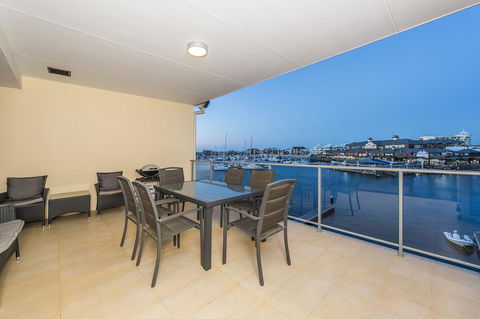 Dolphin Quay Apartments - South Australia Travel 21