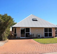 Osprey Holiday Village Unit 103/1 Bed - Perfect short stay apartment with King size bed - South Australia Travel