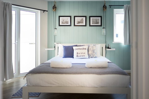 Cottesloe Blue Apartment - Executive Escapes - South Australia Travel 2