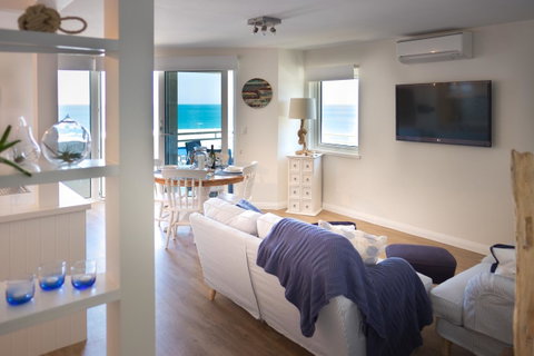 Cottesloe Blue Apartment - Executive Escapes - South Australia Travel 4