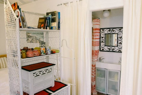Garden Studio In Cottesloe - South Australia Travel 5
