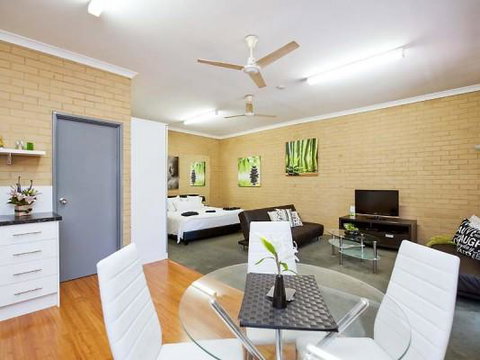 Garden Studio - South Australia Travel 4