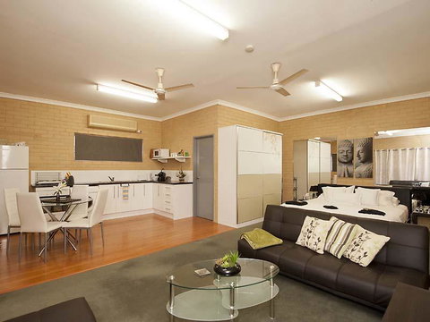 Garden Studio - South Australia Travel 7