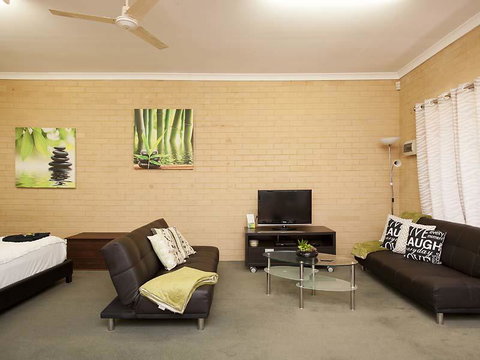 Garden Studio - South Australia Travel 6