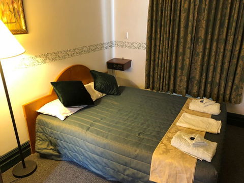 The Palace Hotel - South Australia Travel 6