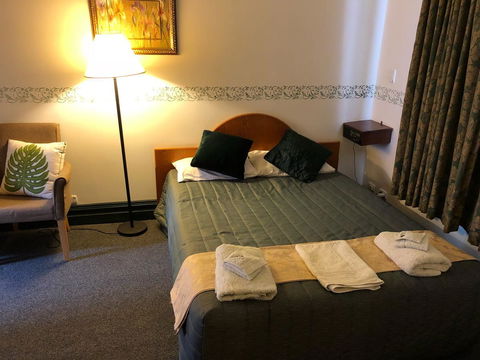 The Palace Hotel - South Australia Travel 4