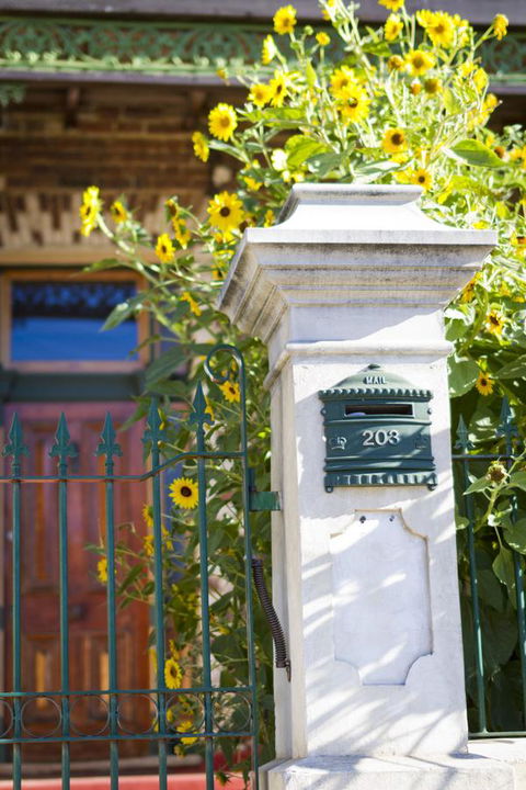 Annie's Victorian Terrace Accommodation Fremantle - South Australia Travel 1