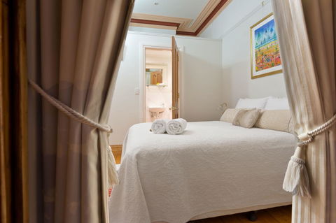 Annie's Victorian Terrace Accommodation Fremantle - South Australia Travel 17