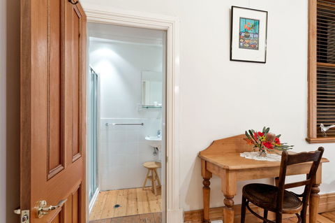 Annie's Victorian Terrace Accommodation Fremantle - South Australia Travel 12