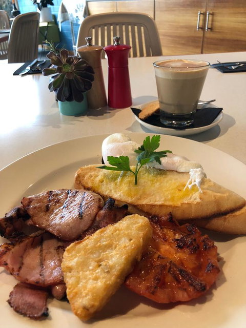 Riverfront Motel & Villas - South Australia Travel 37