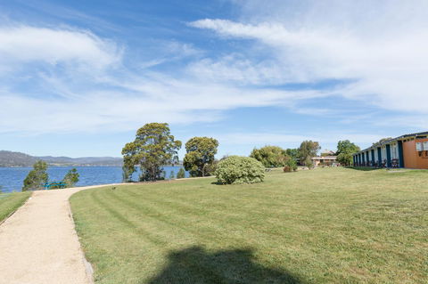 Riverfront Motel & Villas - South Australia Travel 3