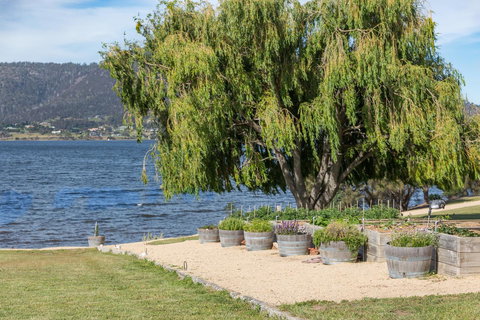 Riverfront Motel & Villas - South Australia Travel 23