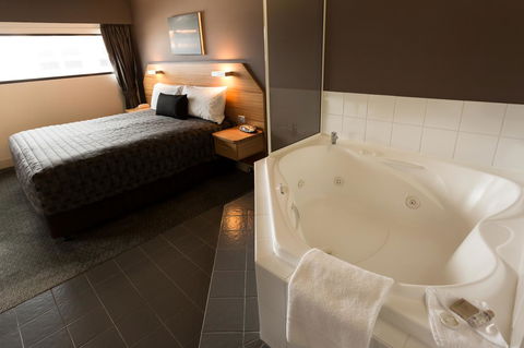 The Old Woolstore Apartment Hotel - South Australia Travel 28