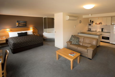 The Old Woolstore Apartment Hotel - South Australia Travel 25