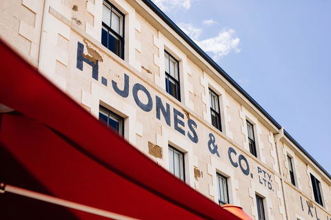 The Henry Jones Art Hotel - South Australia Travel 0
