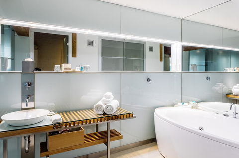 The Henry Jones Art Hotel - South Australia Travel 41