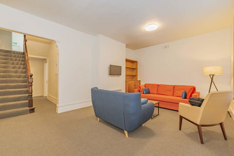 4 Bedroom House - Hobart CBD - Free Parking - Free WIFI - South Australia Travel 6