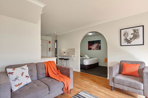 Elphin Serviced Apartments - South Australia Travel 11