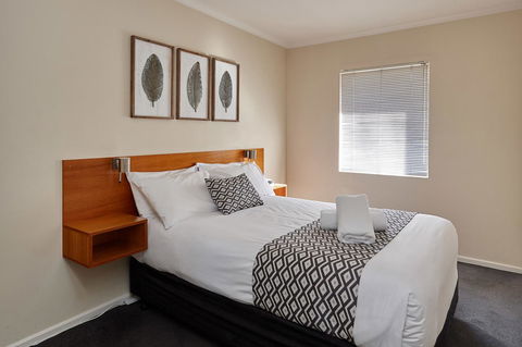 Elphin Serviced Apartments - South Australia Travel 1
