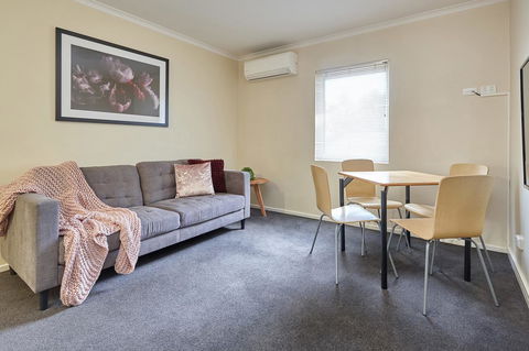 Elphin Serviced Apartments - South Australia Travel 7