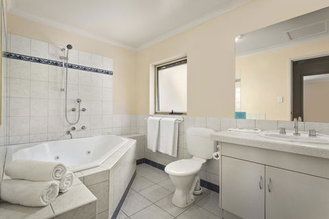 Elphin Serviced Apartments - South Australia Travel 37