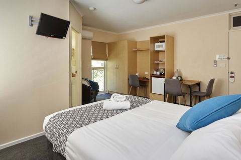 Elphin Serviced Apartments - South Australia Travel 14