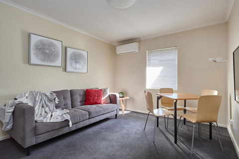 Elphin Serviced Apartments - South Australia Travel 10