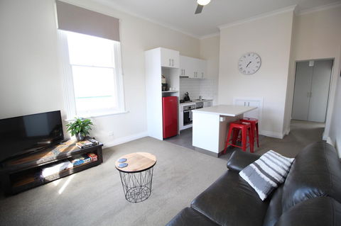 Trinity Hill Apartments - South Australia Travel 18