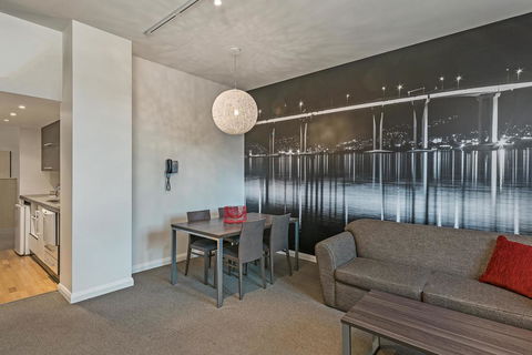 Mantra One Sandy Bay Road - South Australia Travel 8