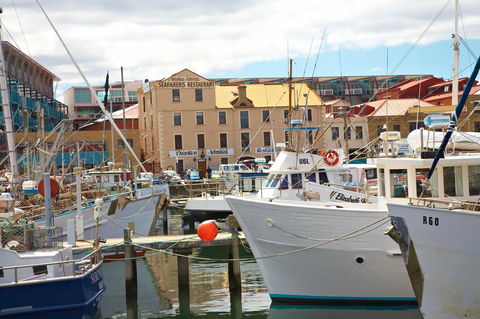 Hobart Waterfront Apartments - South Australia Travel 10
