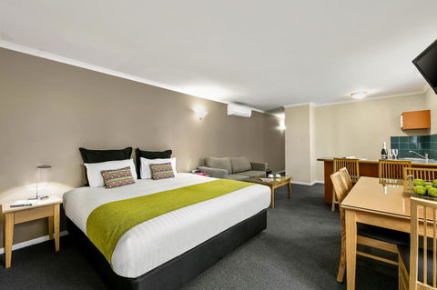 Hobart Waterfront Apartments - South Australia Travel 2
