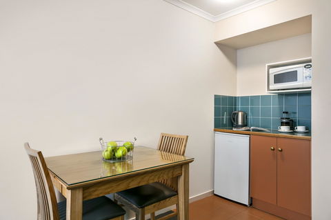 Hobart Waterfront Apartments - South Australia Travel 11