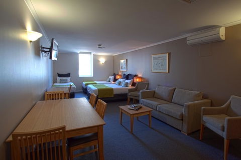 Hobart Waterfront Apartments - South Australia Travel 18