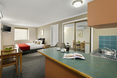 Hobart Waterfront Apartments - South Australia Travel 0