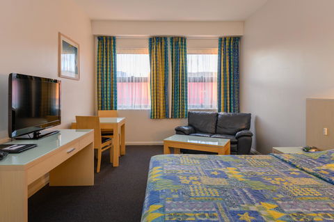 Mayfair Plaza Motel And Apartments - South Australia Travel 10