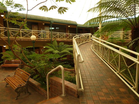 Mayfair Plaza Motel And Apartments - South Australia Travel 0