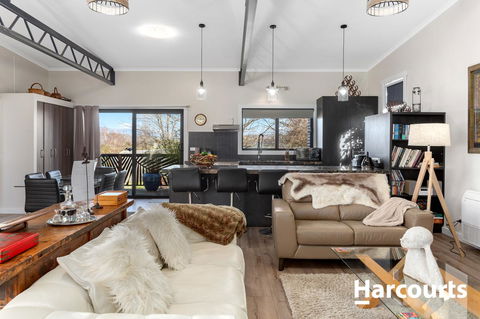 The WeareHouse In Deloraine - South Australia Travel 2